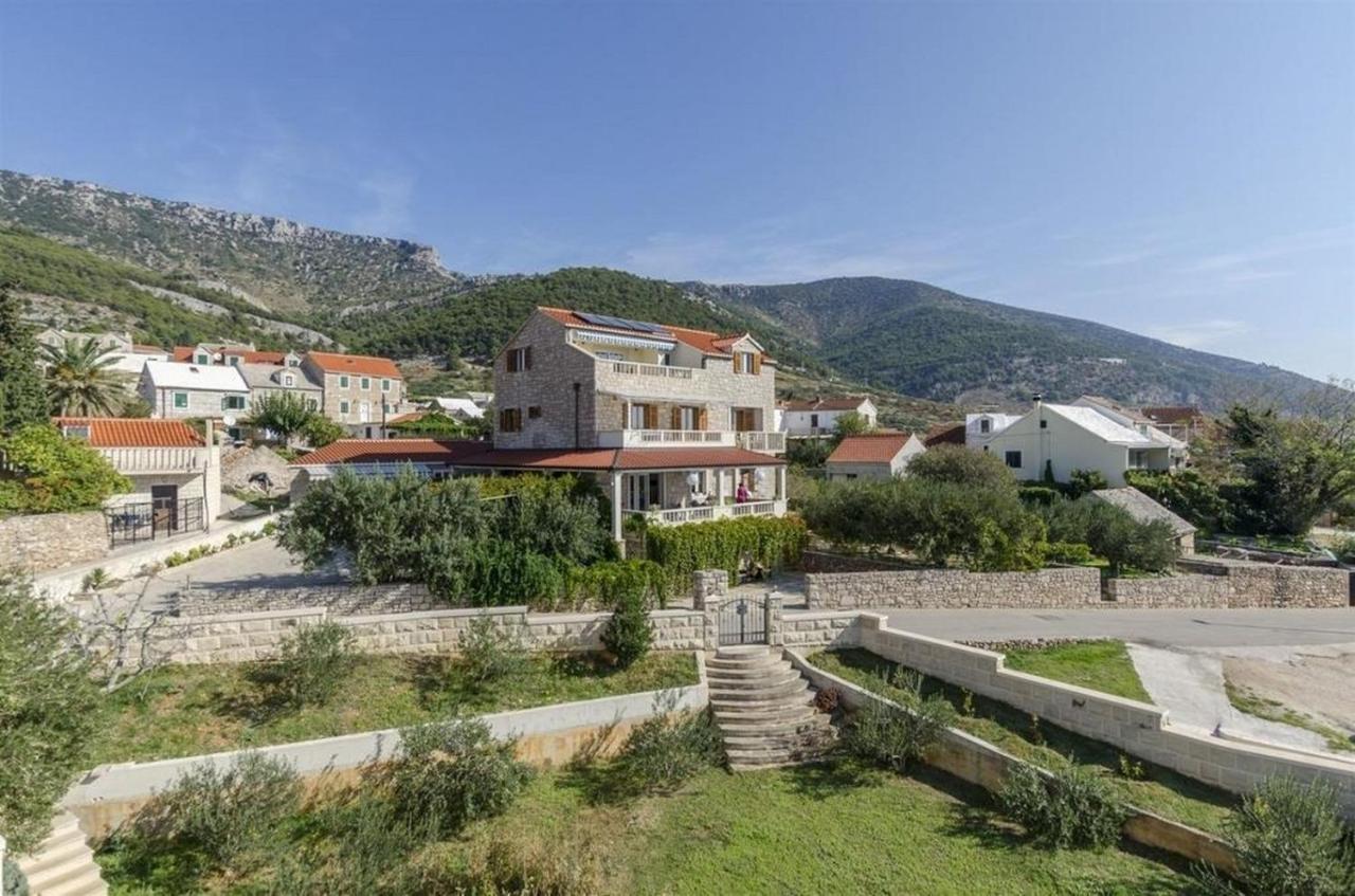 Apartments Lemar - With Parking Бол Екстериор снимка