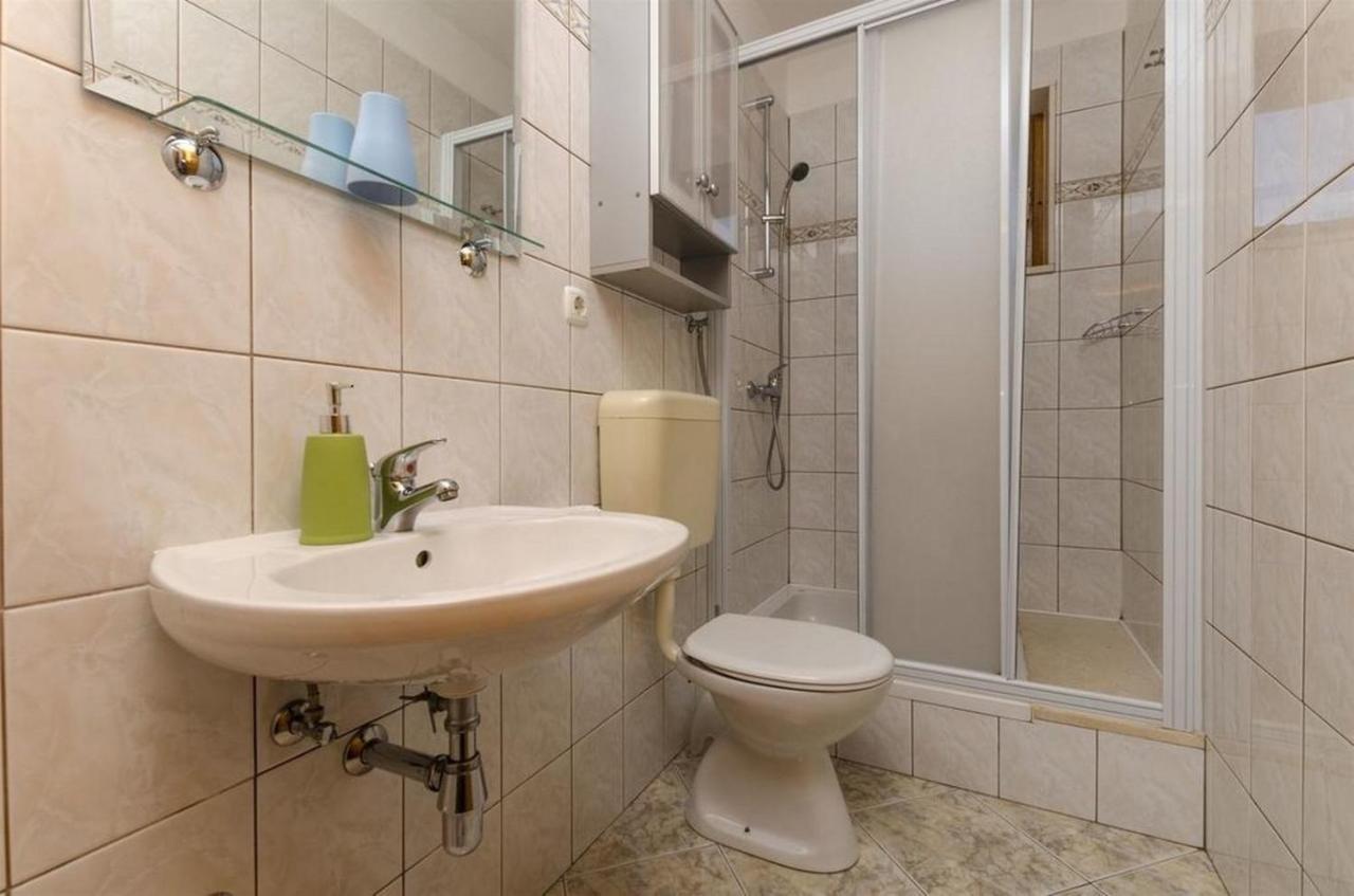 Apartments Lemar - With Parking Бол Екстериор снимка